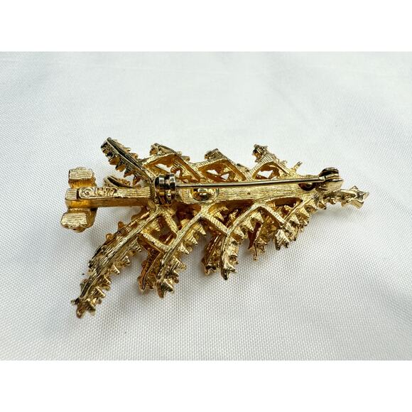 Vintage ART © Signed Textured Christmas Tree Brooch - Picture 6 of 8